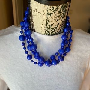 Triple strand deep blue acrylic necklace, great condition